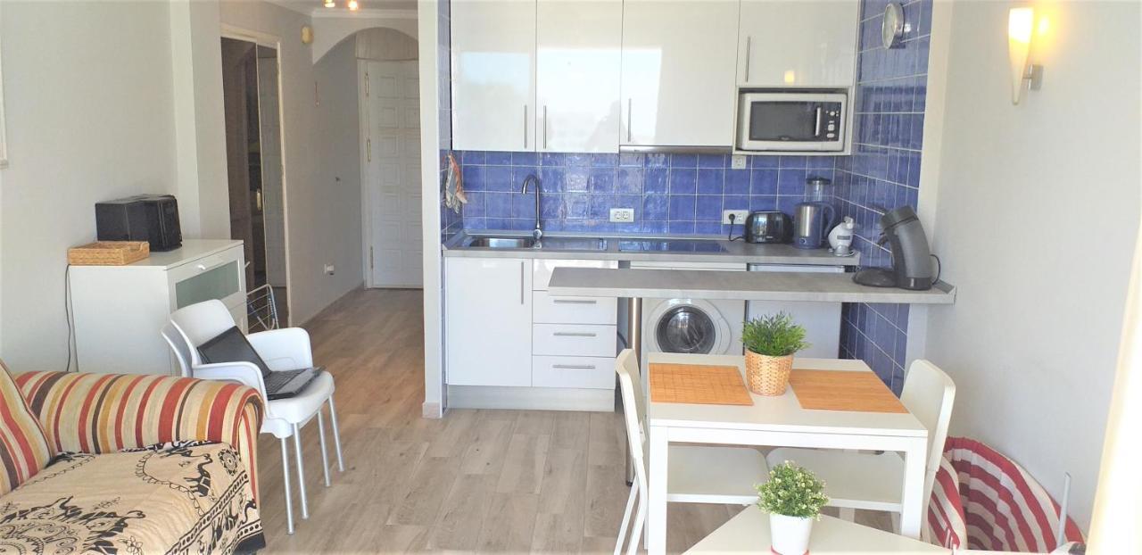 Apartment With A Large South-Facing Balcony, Sea View And Wifi In Las Americas Center Playa de las Américas Eksteriør billede